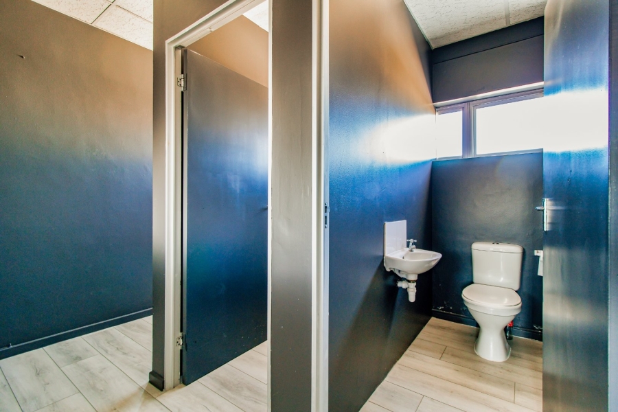 To Let Commercial Property for Rent in Montague Gardens Western Cape